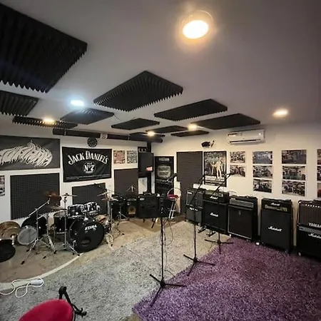 Lucky's / Musician's Heaven דירה *